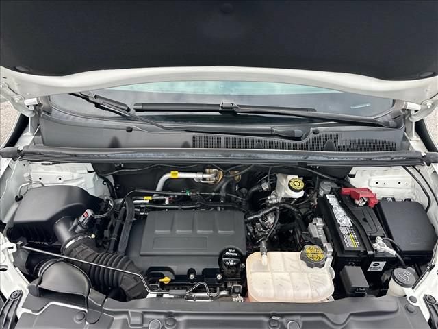 Certified 2021 Buick Encore Preferred w/ Safety Package FWD image 32