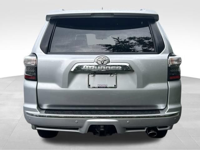 Used 2018 Toyota 4Runner Limited AWD/4WD image 4