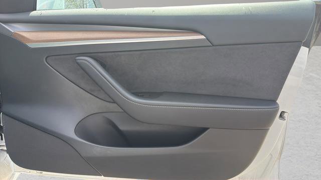 Used 2023 Tesla Model 3 Standard Range image 11