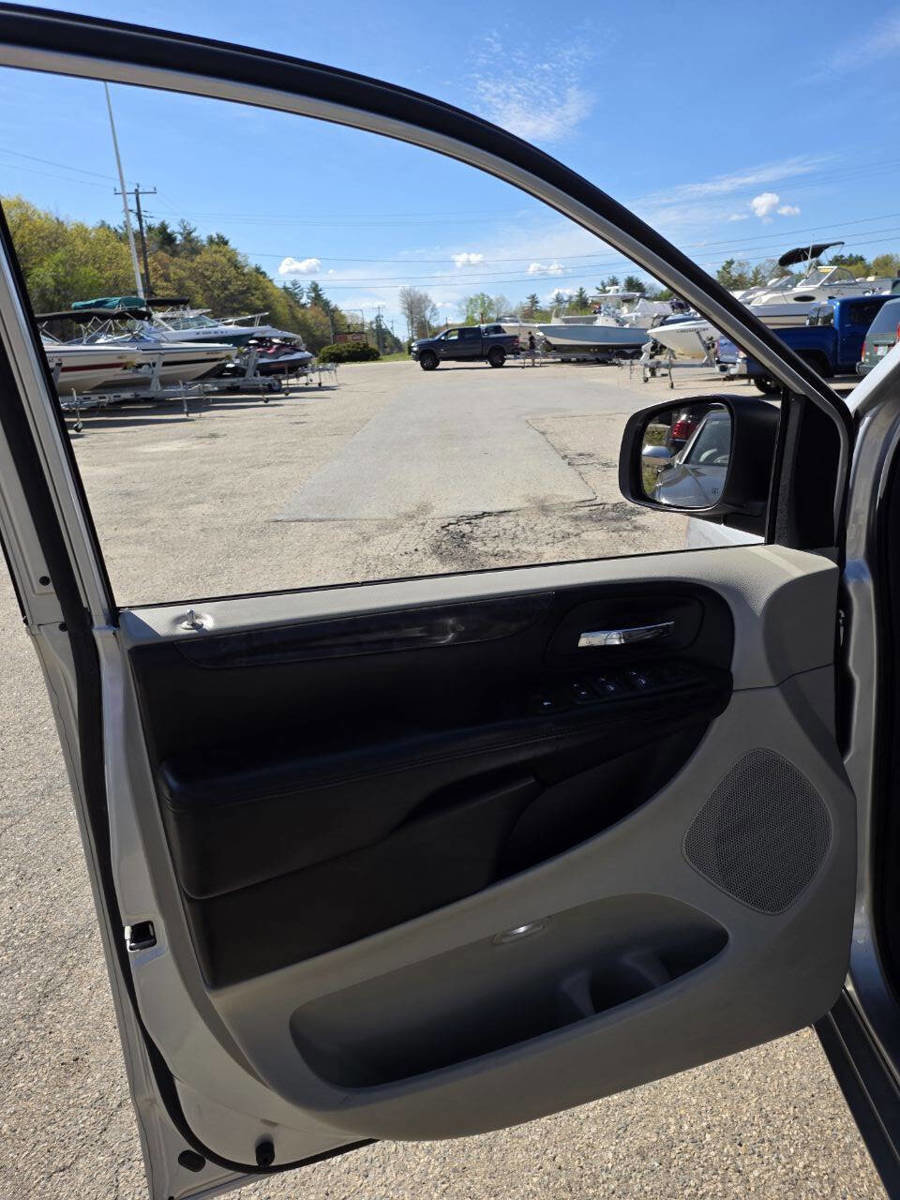 Used 2011 Dodge Grand Caravan Express w/ PWR Window Group FWD image 14