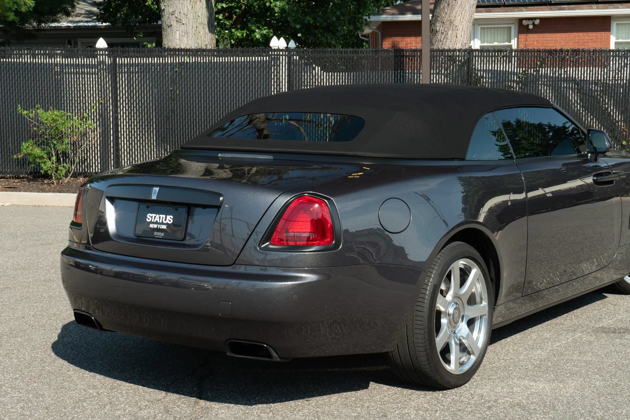 Used 2017 Rolls-Royce Dawn RWD image 43