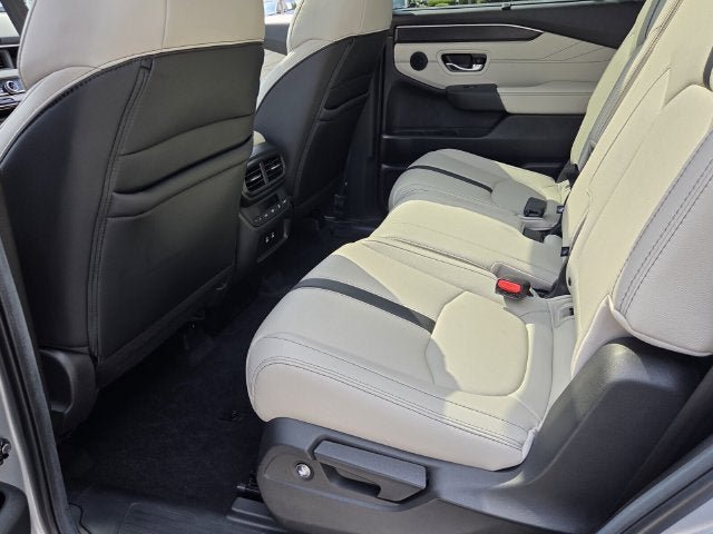 Used 2026 Honda Pilot Touring image 12