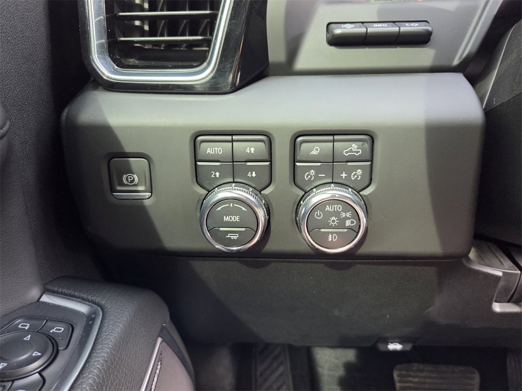 Used 2024 GMC Sierra 2500 Denali w/ Denali Reserve Package image 30