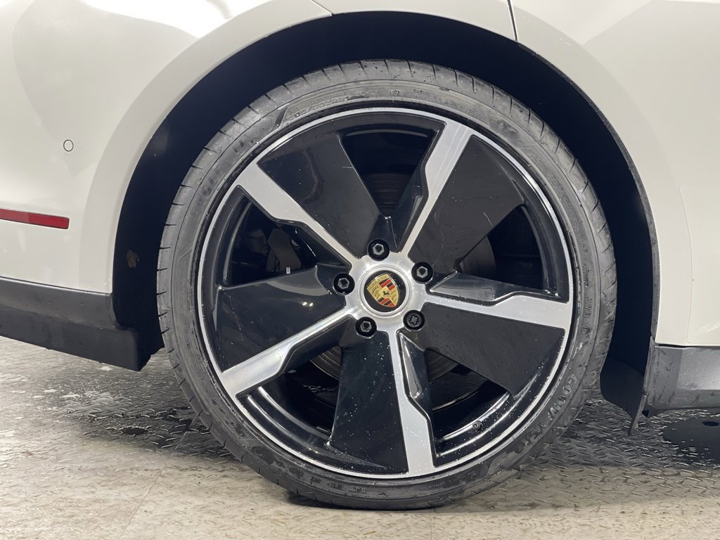 Used 2024 Porsche Taycan 4S image 11