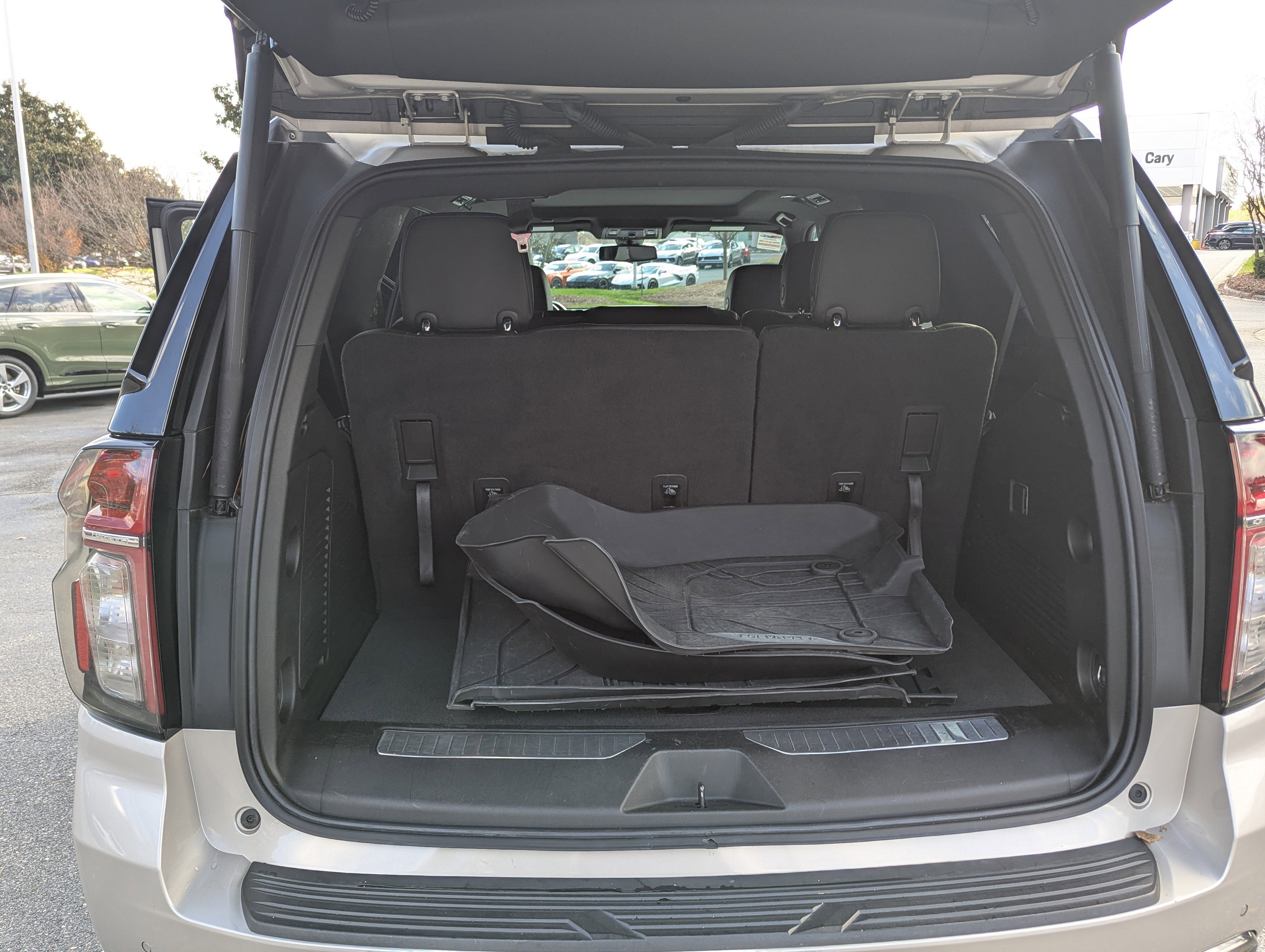 Used 2022 Chevrolet Tahoe Z71 image 16