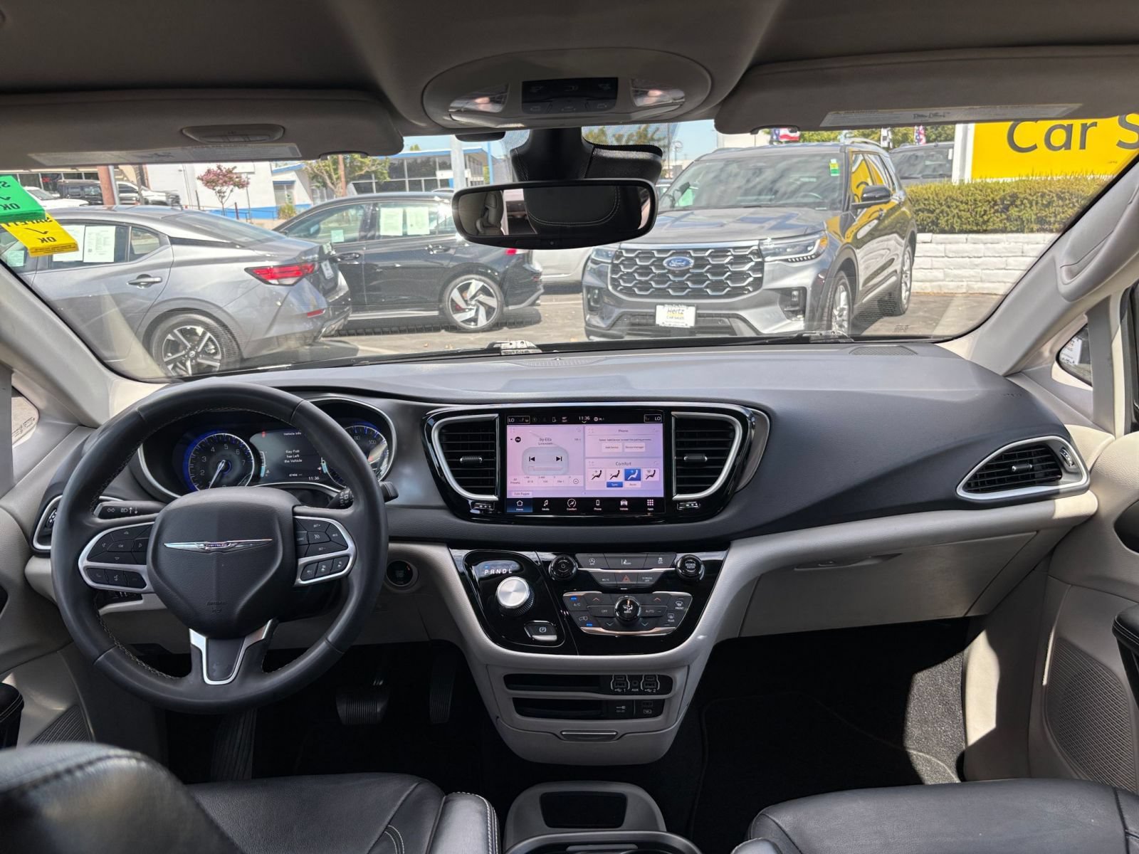 Used 2022 Chrysler Pacifica Touring-L FWD image 35