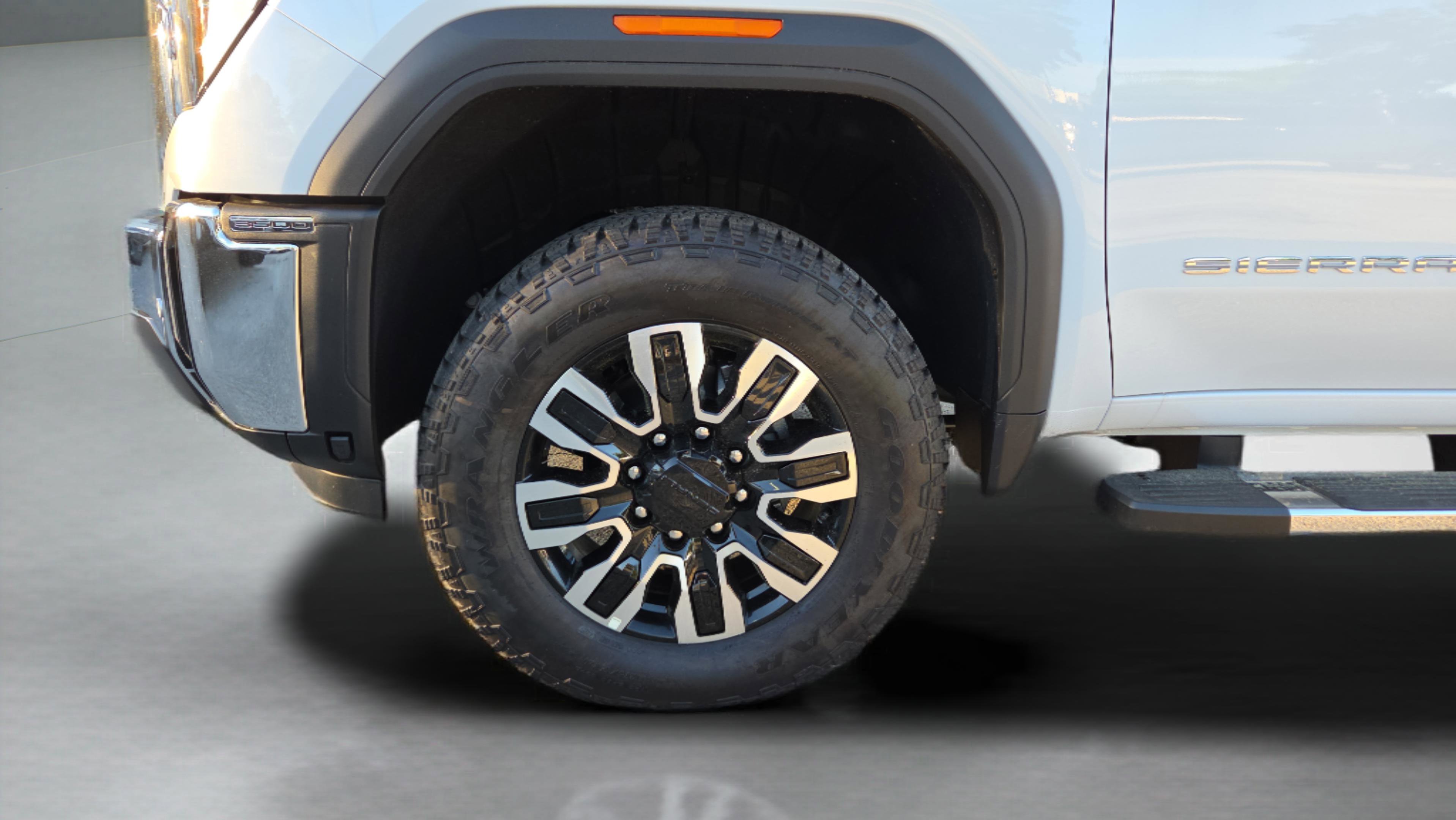 New 2026 GMC Sierra 3500 SLT w/ SLT Premium Package AWD/4WD image 11