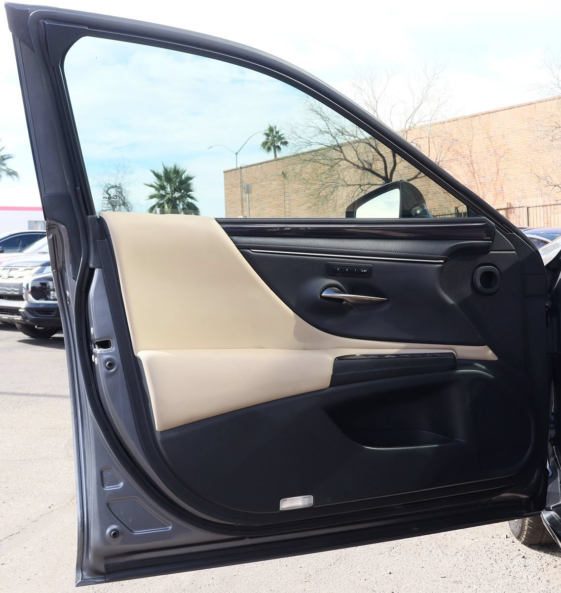 Used 2020 Lexus ES 350 w/ Premium Package FWD image 32