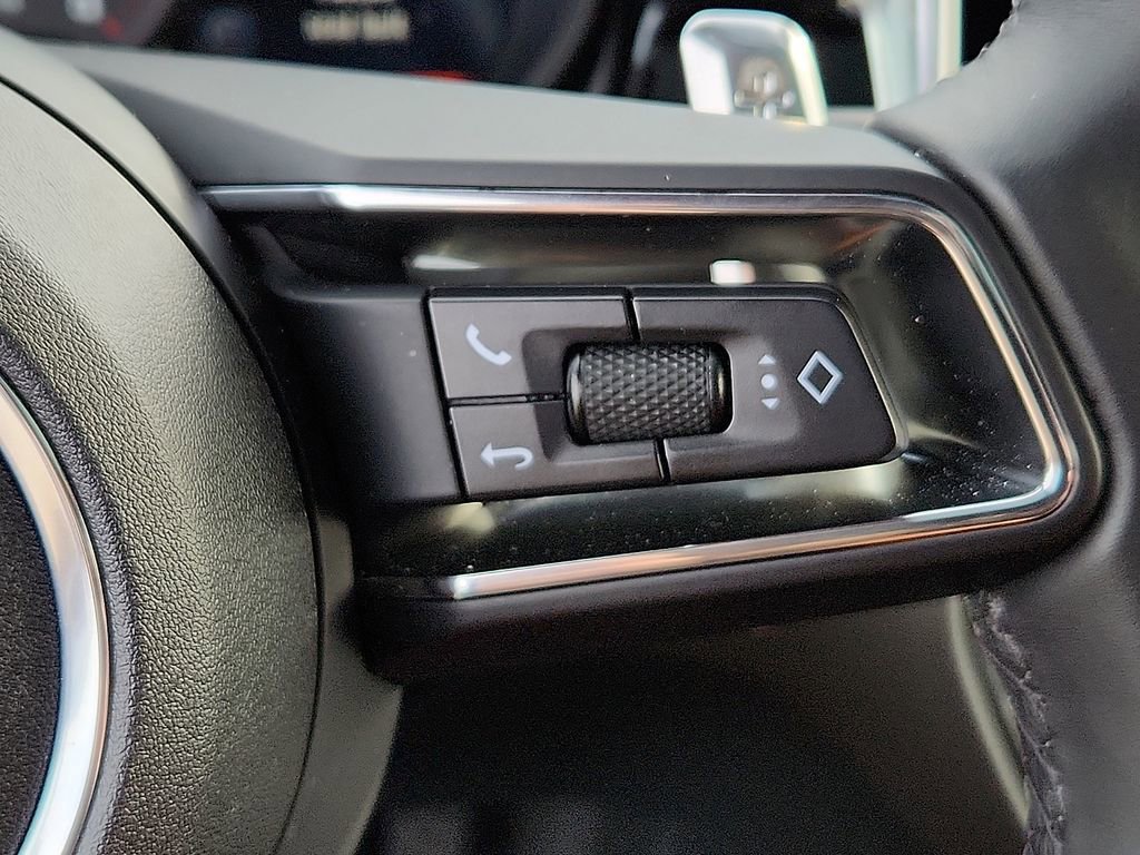 Certified 2025 Porsche Macan image 25