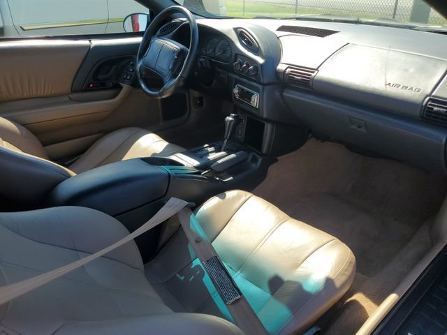 Used 1995 Chevrolet Camaro Z28 RWD image 17