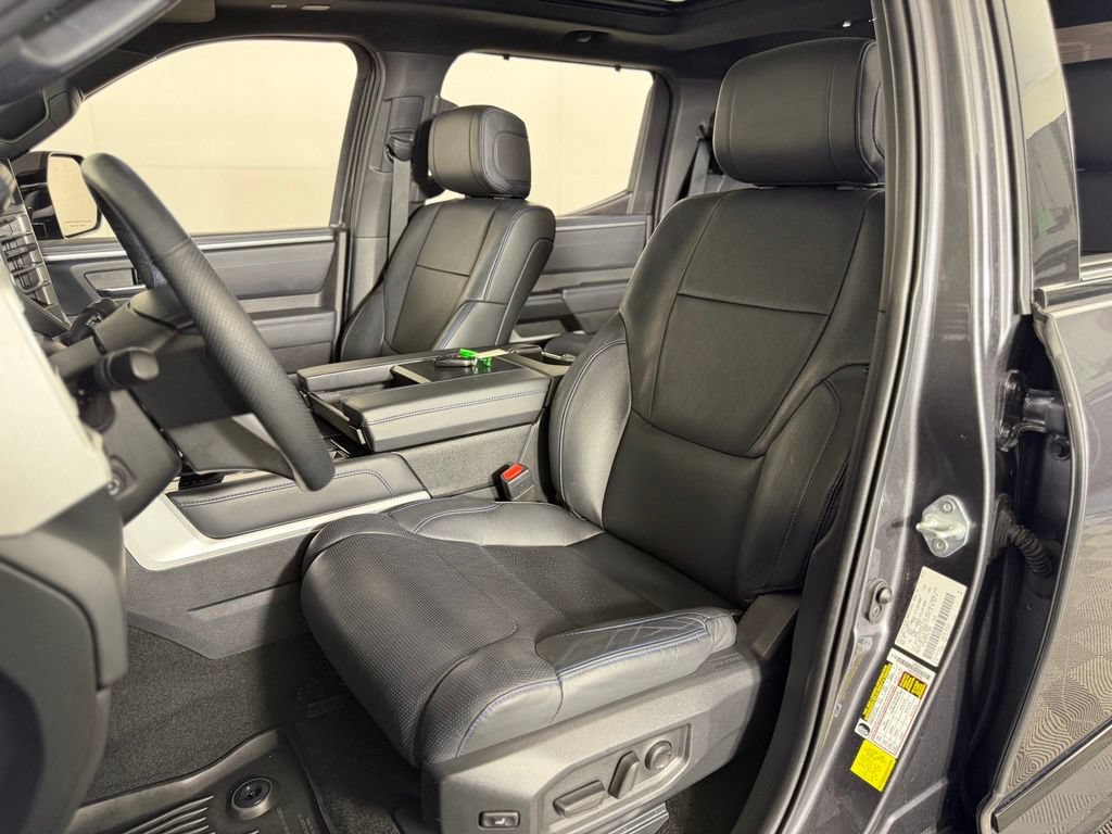 Used 2023 Toyota Tundra Platinum AWD/4WD image 30
