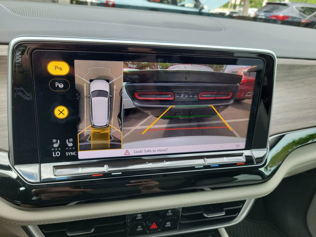 Used 2024 Volkswagen Atlas SEL Premium R-Line AWD/4WD image 35