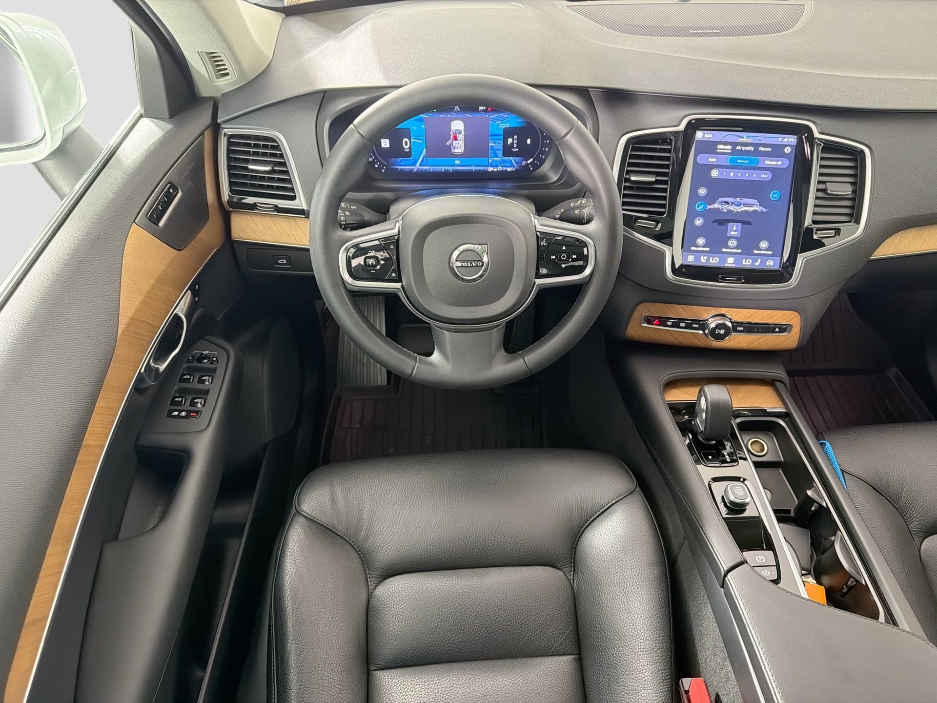 Certified 2023 Volvo XC90 B6 Plus w/ Protection Package Premier AWD/4WD image 24
