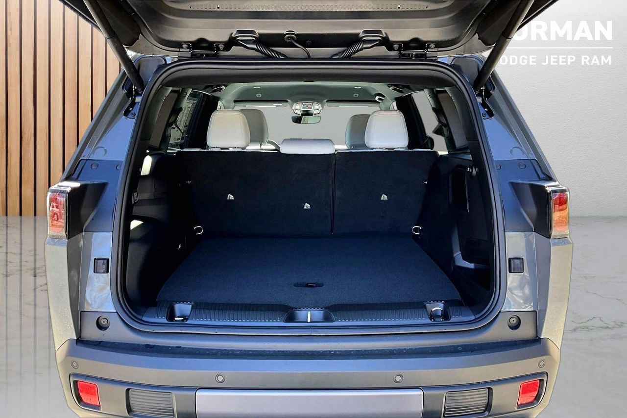 New 2026 Jeep Cherokee Limited image 24