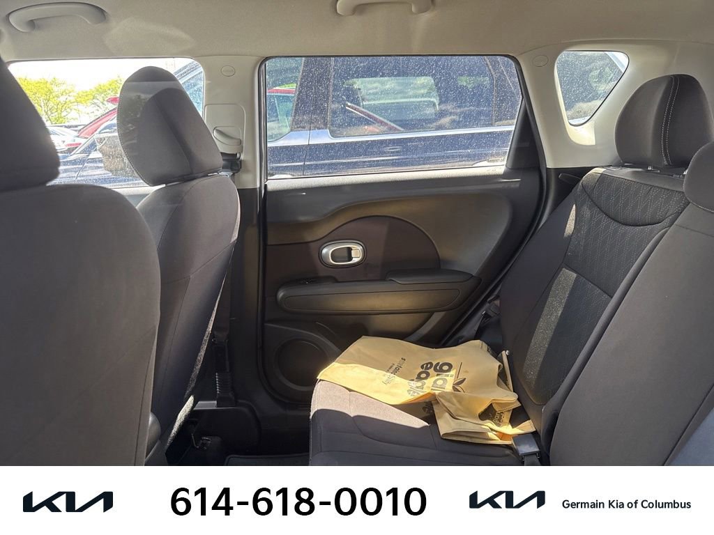 Used 2016 Kia Soul FWD image 12