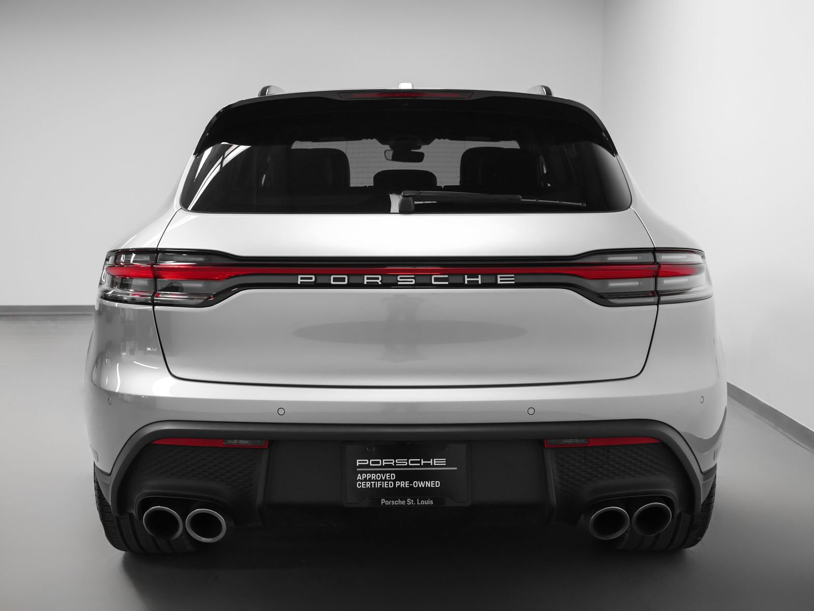 Certified 2026 Porsche Macan image 11