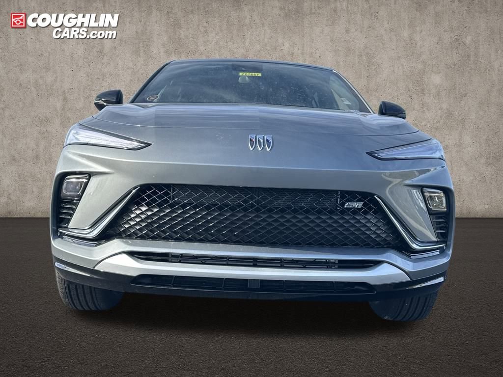 New 2026 Buick Envista Sport Touring image 2