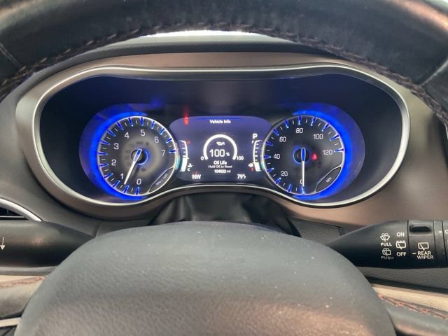 Used 2018 Chrysler Pacifica Touring-L Plus FWD image 7