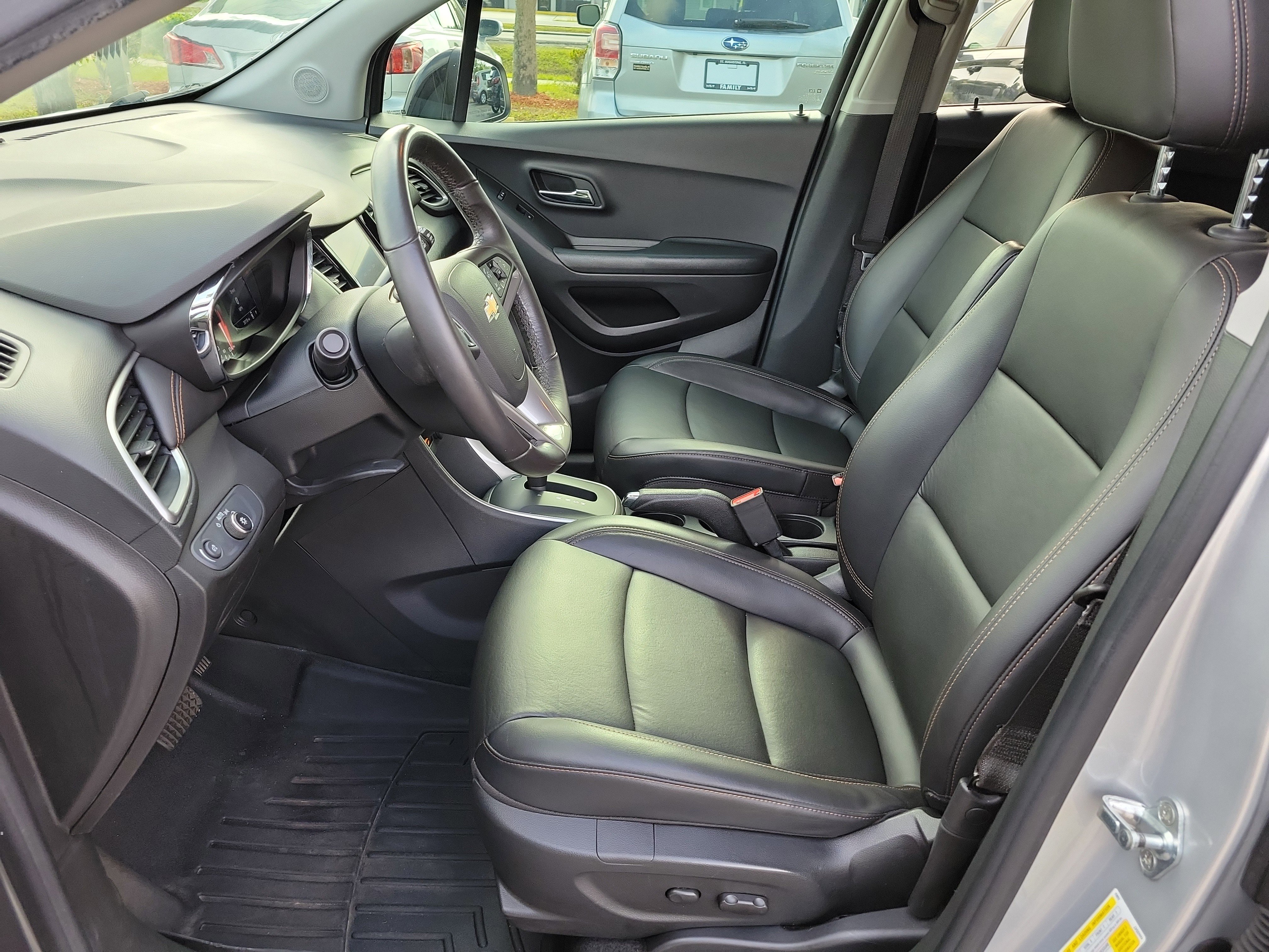 Used 2022 Chevrolet Trax LT w/ Redline Edition image 20