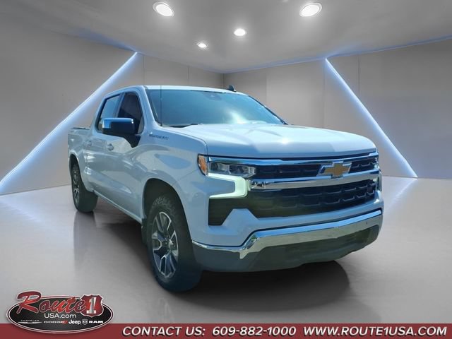 Used 2022 Chevrolet Silverado 1500 LT AWD/4WD image 1