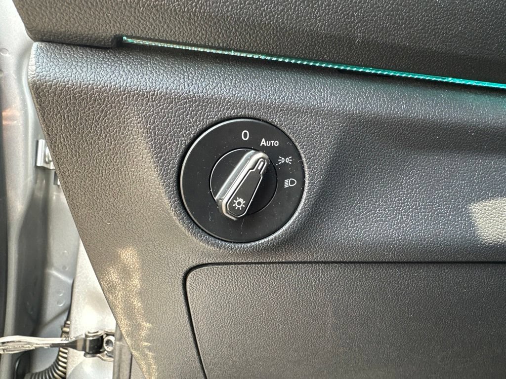 Used 2019 Volkswagen Jetta GLI FWD image 12