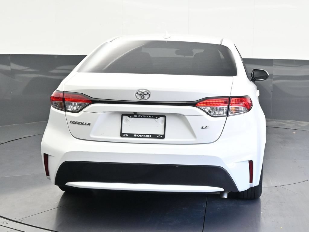 Used 2021 Toyota Corolla LE FWD image 4