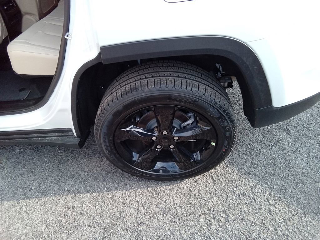 New 2026 Jeep Grand Cherokee Limited w/ Limited Altitude Package image 28