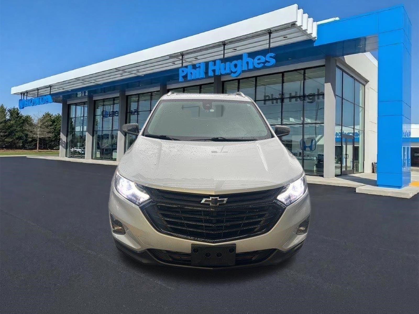 Used 2020 Chevrolet Equinox LT w/ Sport Edition image 2