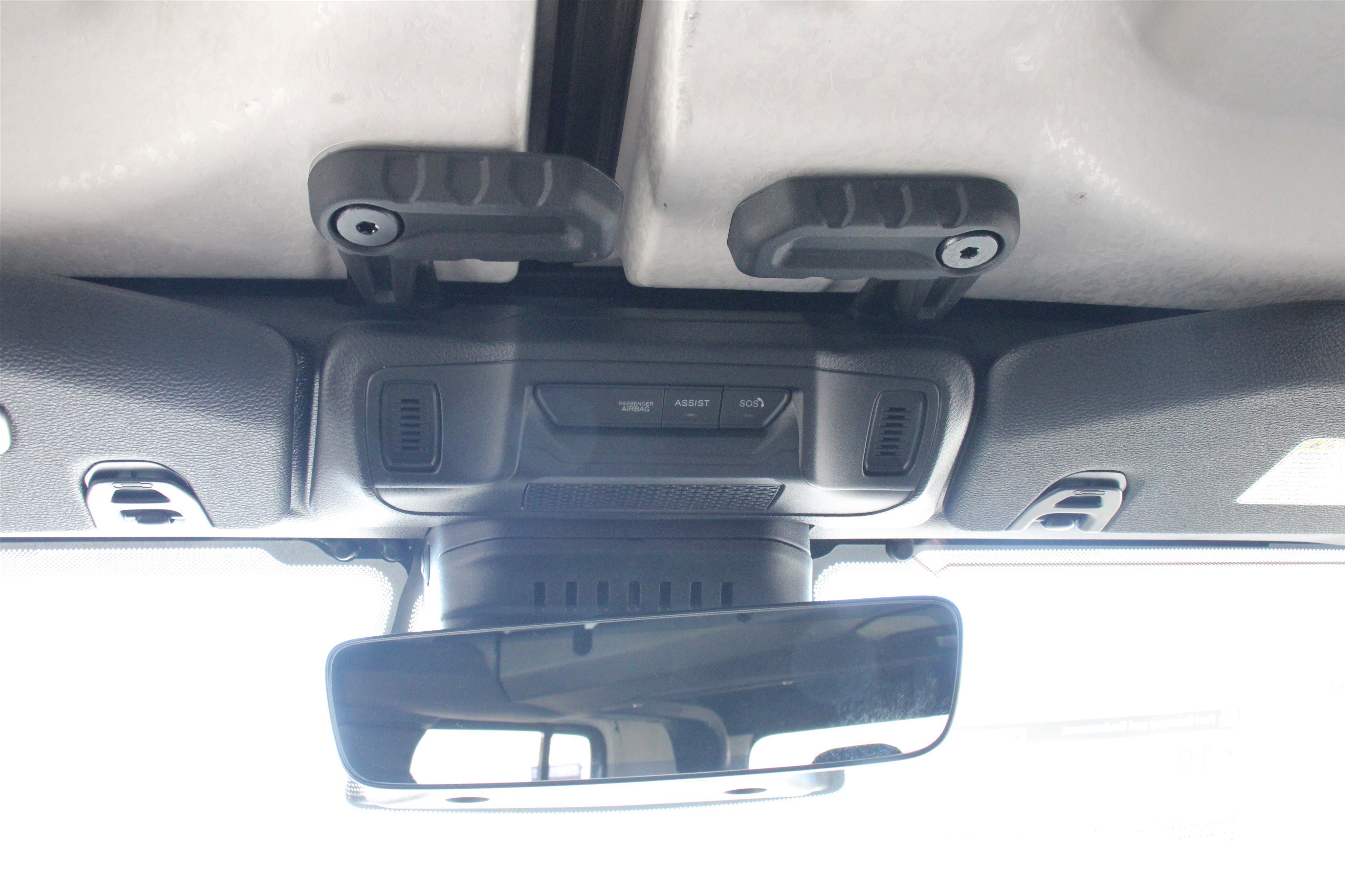 Used 2026 Jeep Gladiator Rubicon w/ Technology Group AWD/4WD image 23