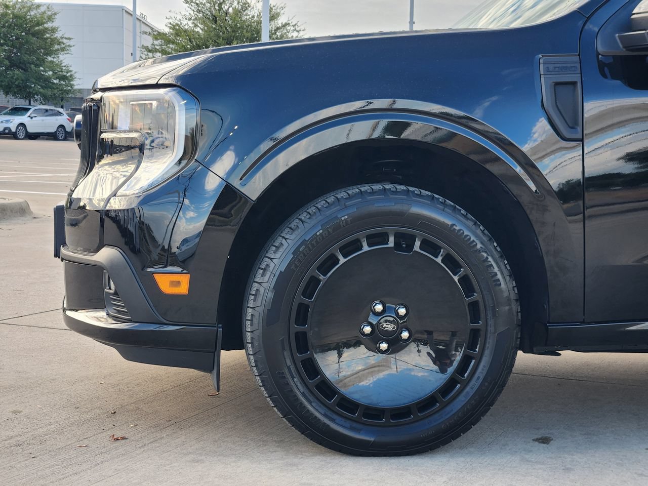 Used 2025 Ford Maverick Lobo AWD/4WD image 8