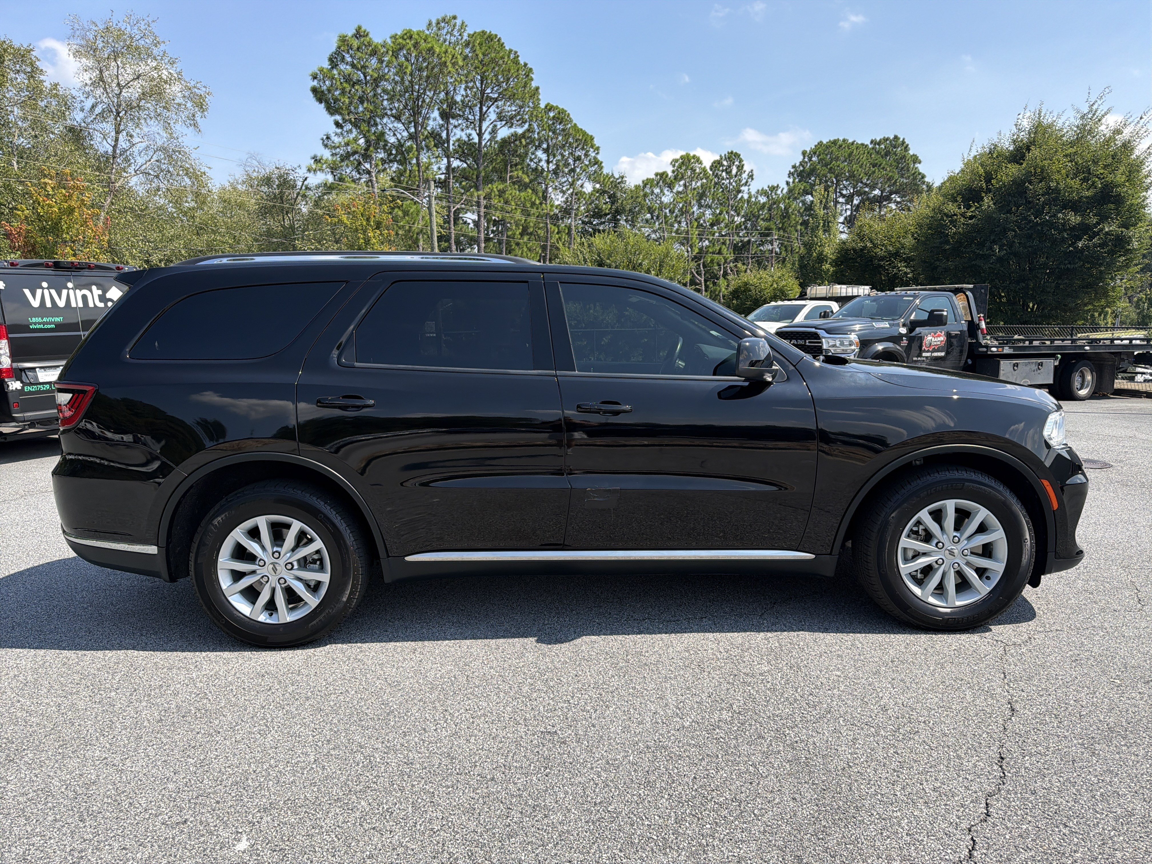 Used 2023 Dodge Durango SXT Launch Edition RWD image 9