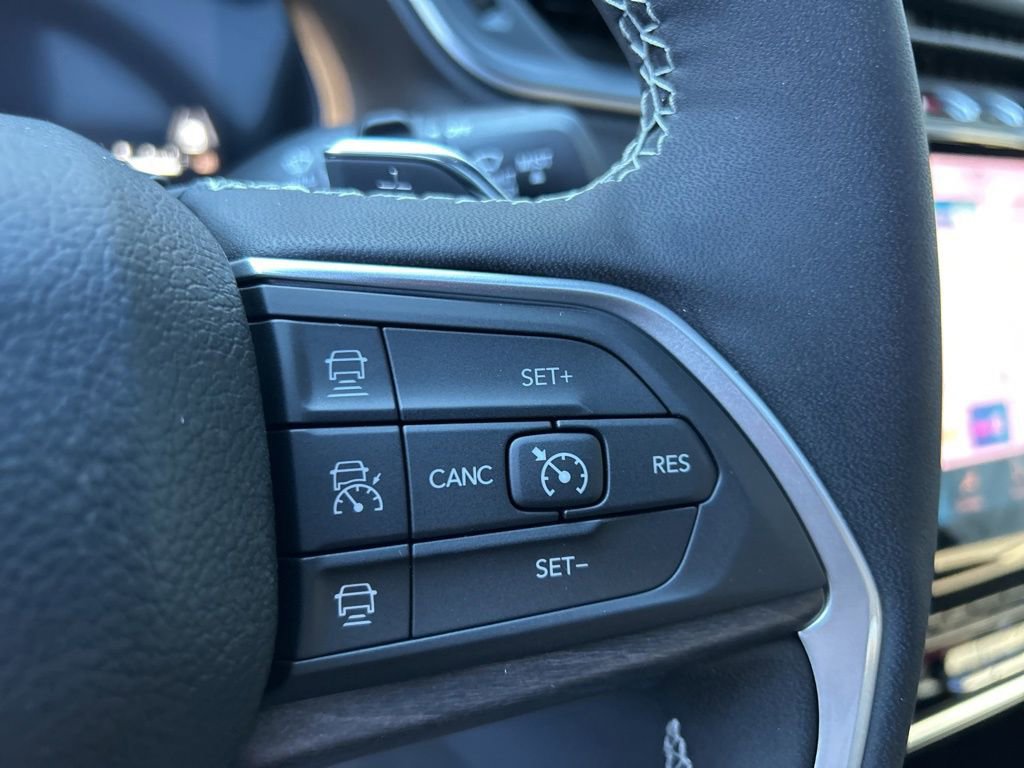 New 2025 Jeep Grand Cherokee Limited w/ Black Appearance Package image 20