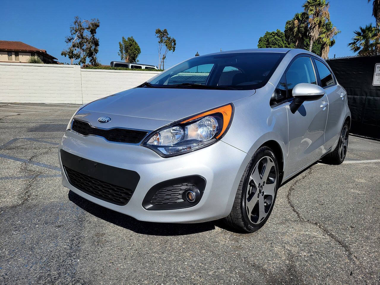 Used 2013 Kia Rio SX w/ Premium Pkg FWD image 1