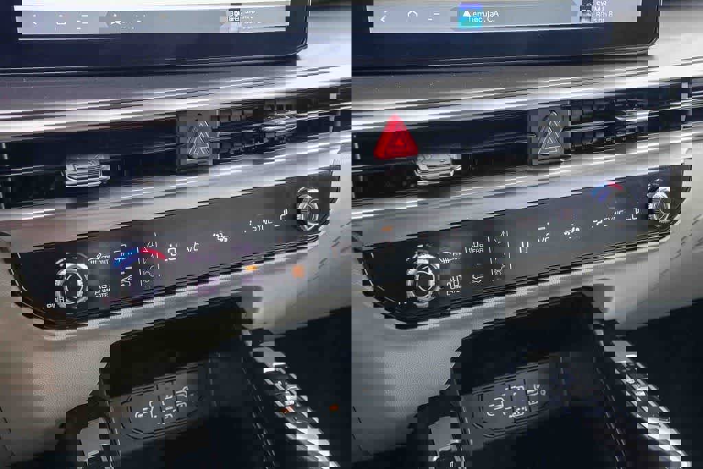 Certified 2024 Kia Sorento EX image 21