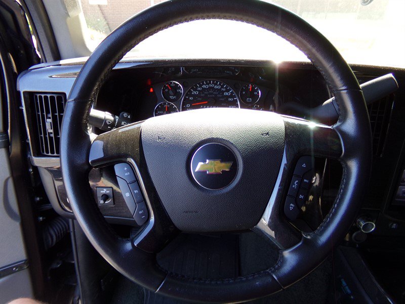 Used 2022 Chevrolet Express 2500 Extended RWD image 40