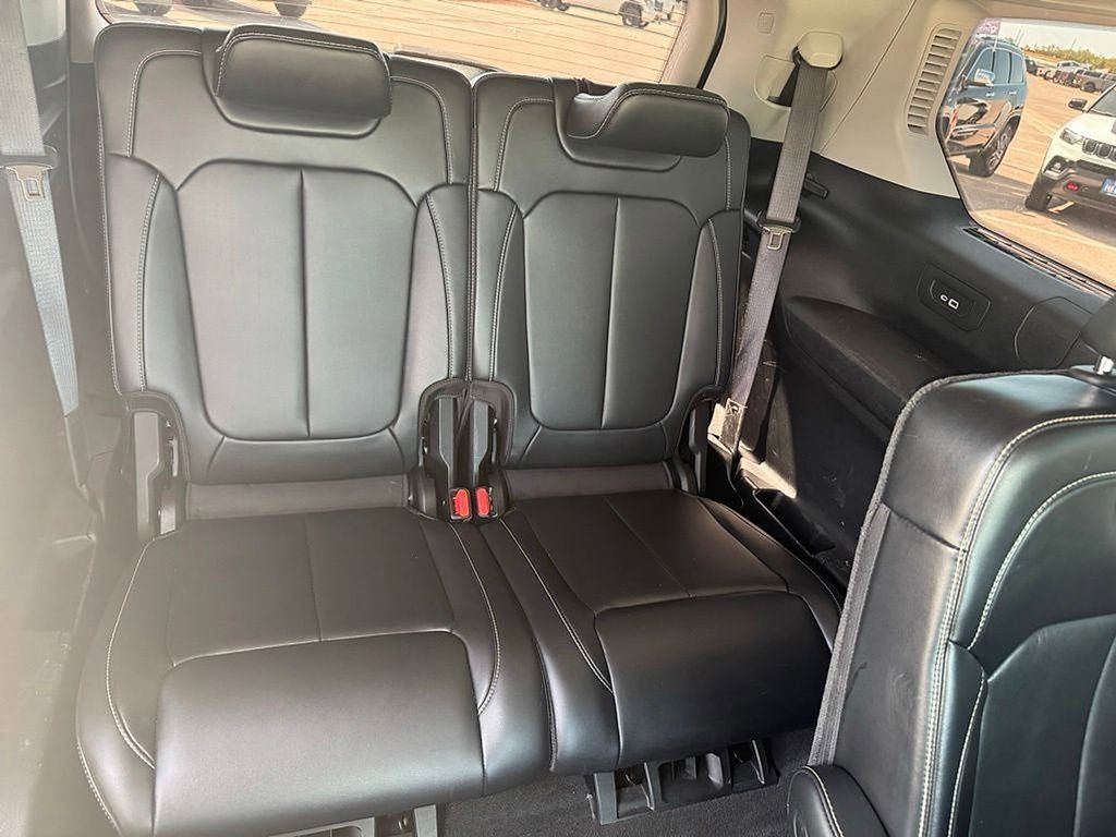 Used 2021 Jeep Grand Cherokee L Limited AWD/4WD image 14