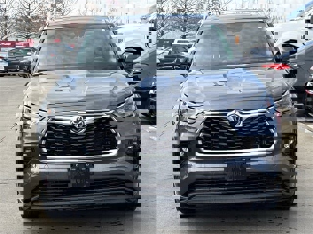 Used 2024 Toyota Highlander XLE image 8