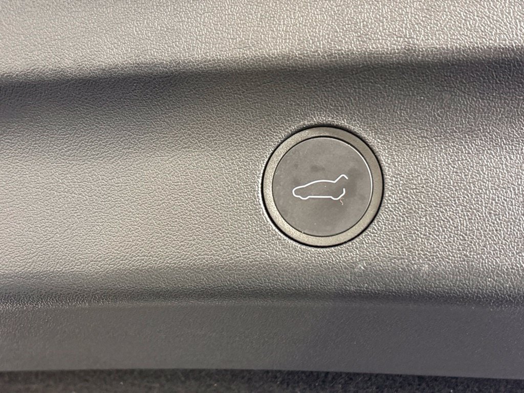 Used 2024 Tesla Model Y Performance AWD/4WD image 20