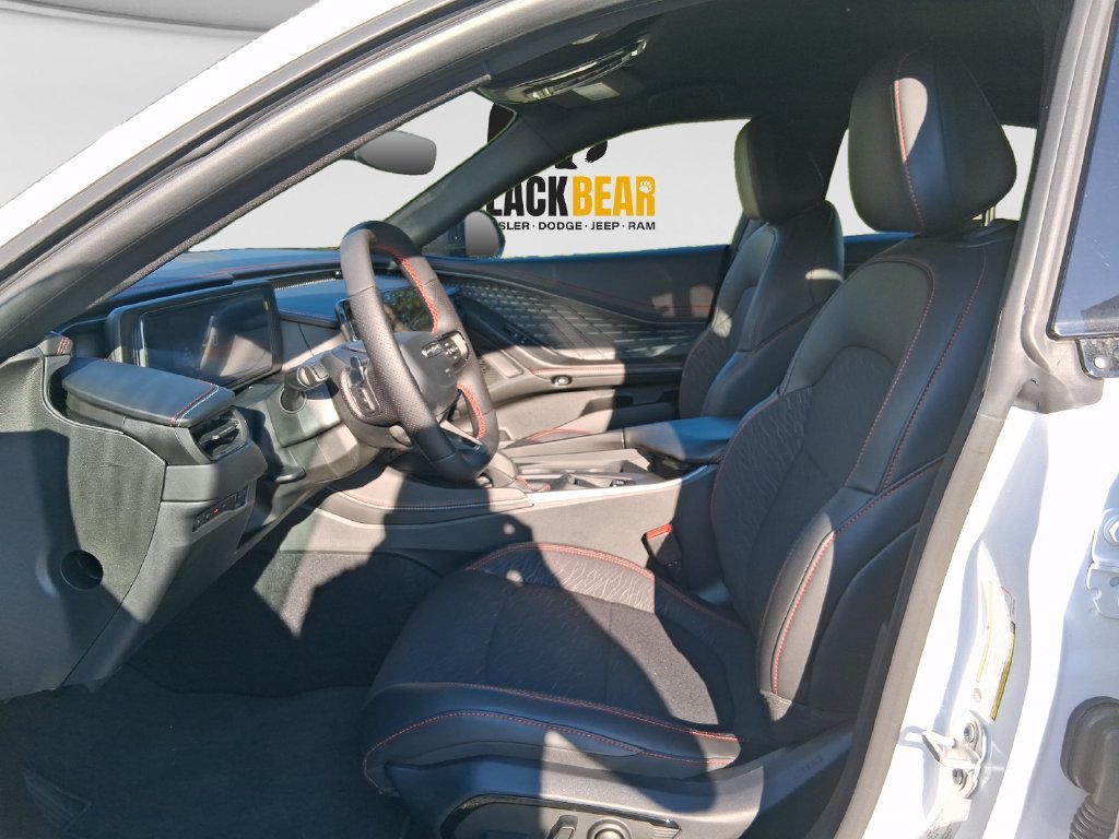 New 2026 Dodge Charger Scat Pack w/ Blacktop Package AWD/4WD image 21