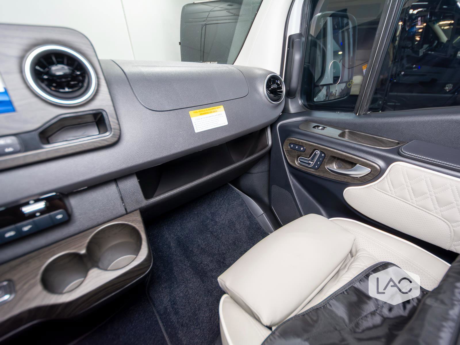 Used 2025 Mercedes-Benz Sprinter 3500 image 27