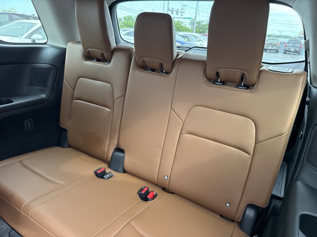 Certified 2025 Nissan Pathfinder Platinum AWD/4WD image 7