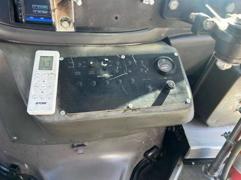 Used 2006 Ford E-350 and Econoline 350 Super Duty RWD image 64