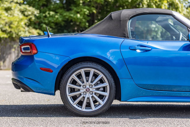 Used 2017 FIAT 124 Spider Lusso RWD image 10
