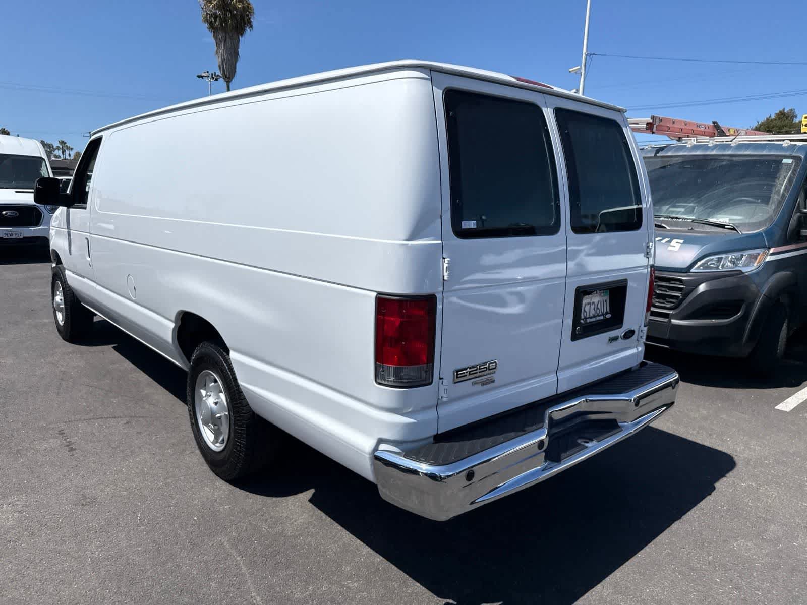 Used 2014 Ford E-250 and Econoline 250 Extended RWD image 16