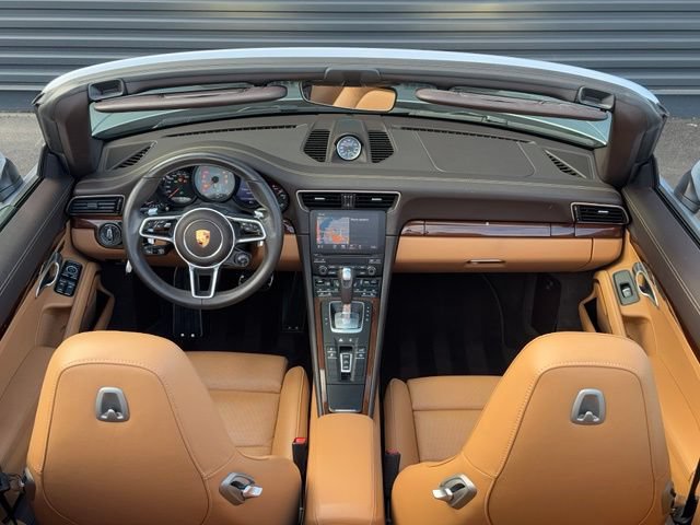 Used 2018 Porsche 911 Carrera 4S AWD/4WD image 15