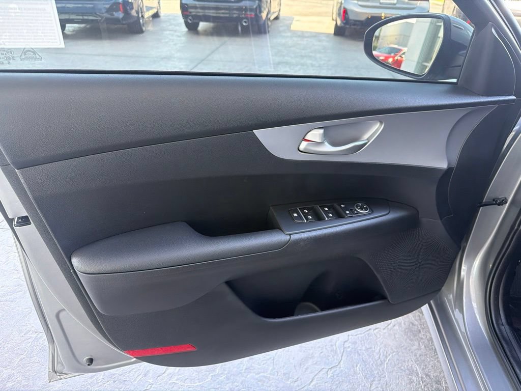 Used 2024 Kia Forte LXS FWD image 7