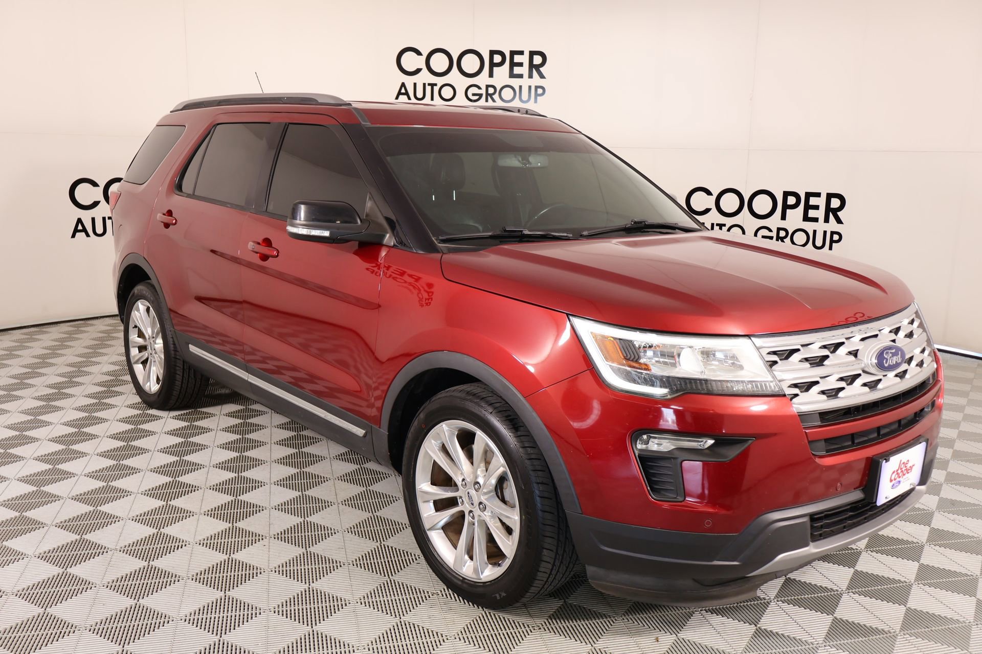 Used 2018 Ford Explorer XLT w/ Equipment Group 202A image 1