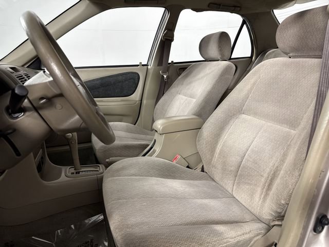 Used 2001 Toyota Corolla CE FWD image 4
