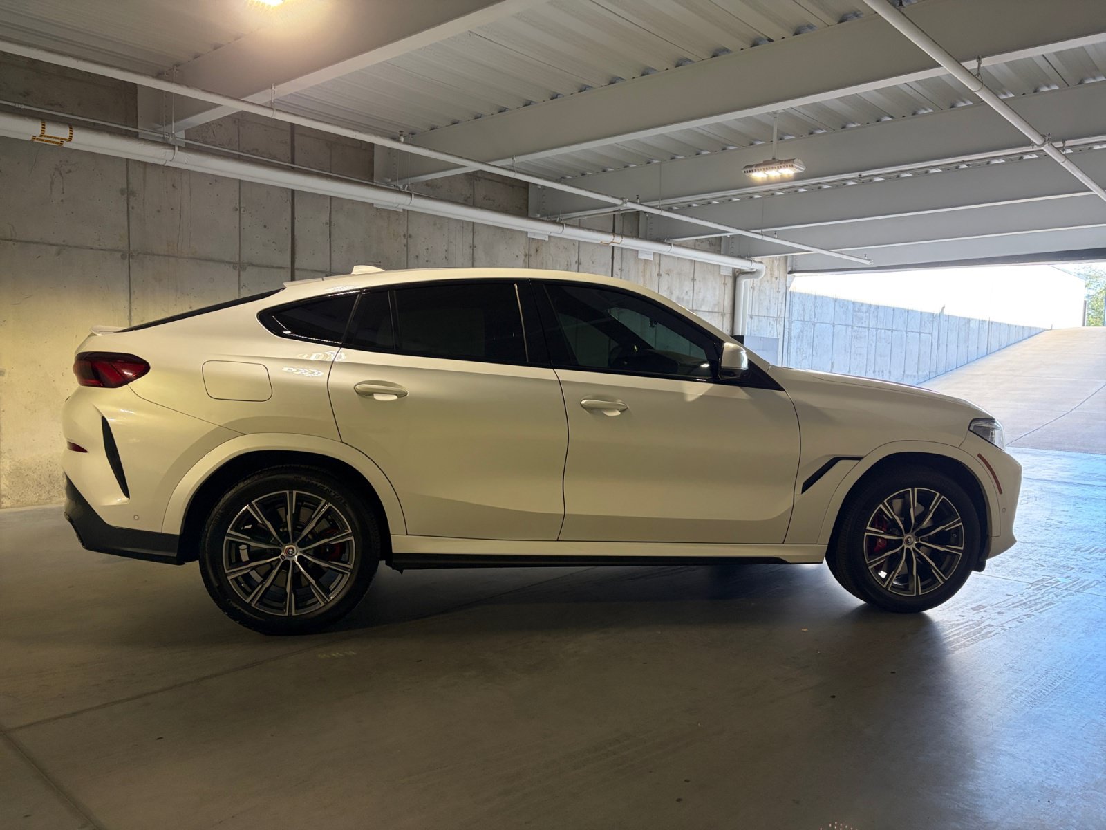 Used 2022 BMW X6 M50i w/ Executive Package AWD/4WD image 8