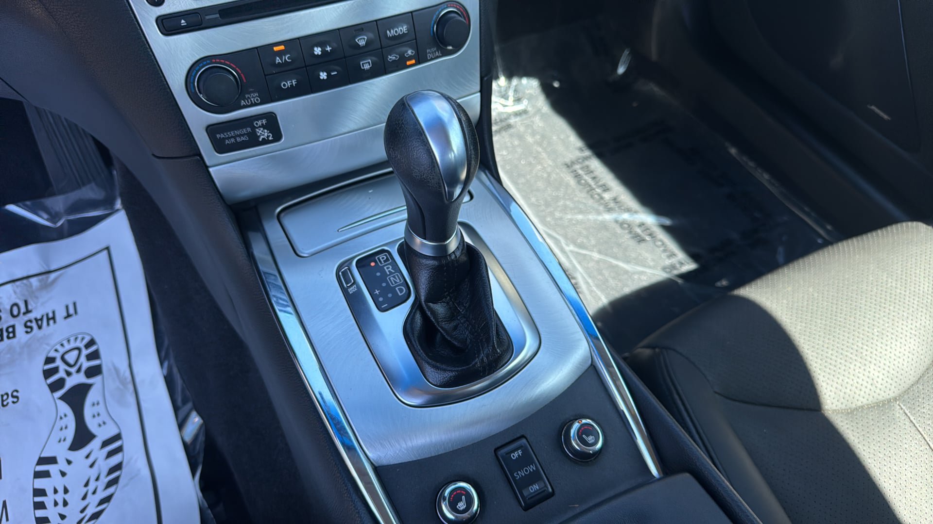 Used 2015 INFINITI Q60 AWD Coupe w/ Premium Package image 23
